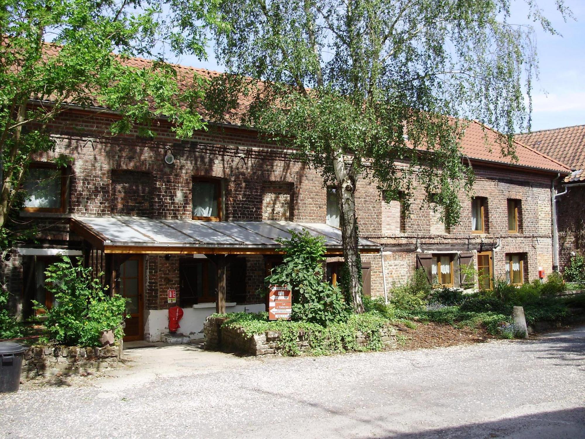 Auberge Du Bord Des Eaux - Demi-Pension Assuree Sur Reservation Saint-Amand-les-Eaux Exterior foto